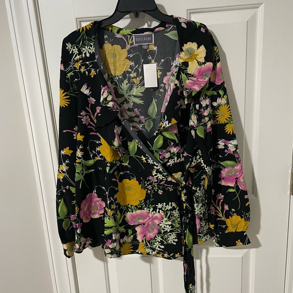 1x wrap style nwt top Guillaume